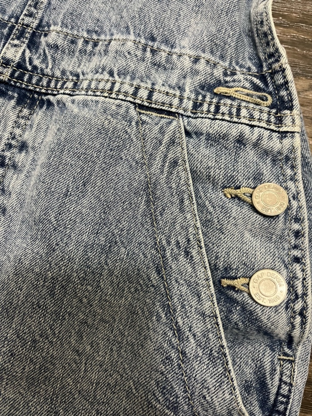 GAP Washed Blue Denim Short Overalls - Picture 2 of 4